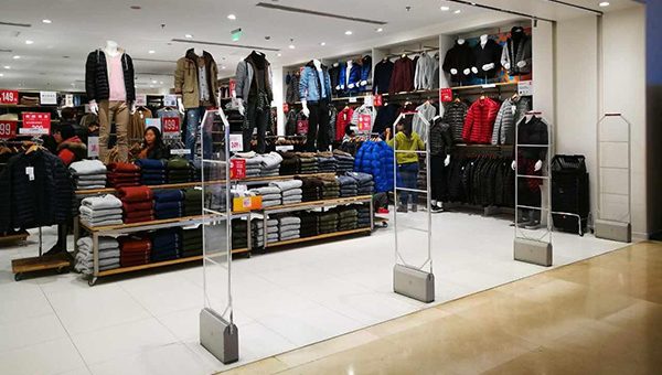 Placa de pared 4 espacios LUTRON ELECTRONICS CW4-WH